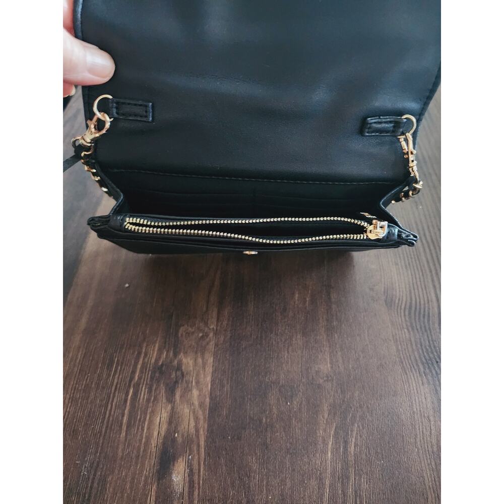 BCBG Paris Black Quilted Gold Chain Strap Crossbody Handbag Purse - Picture 4 of 6